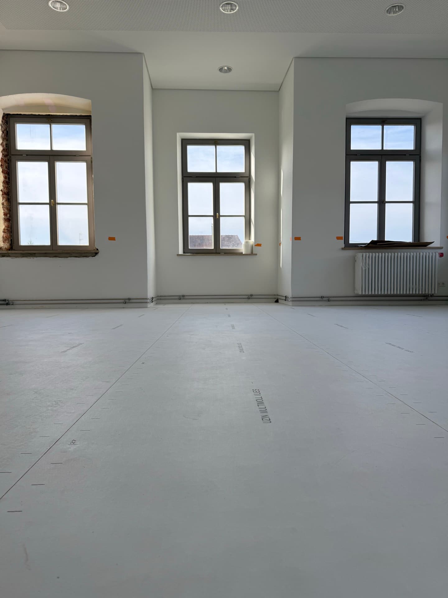 Fischgrät-Parkett Zimmer 1 Vorher